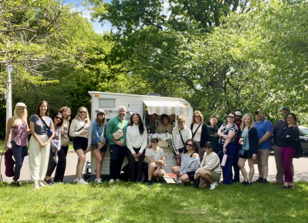 Roc Wellness Insiders Park Walk group photo